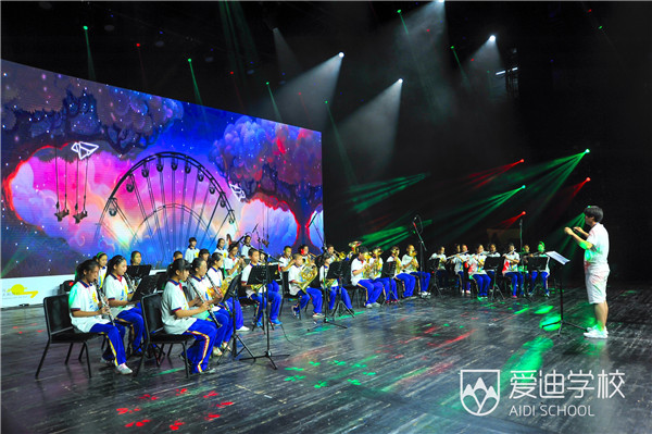 北京愛迪學校與太陽同行音樂會在北京保利劇院隆重舉行