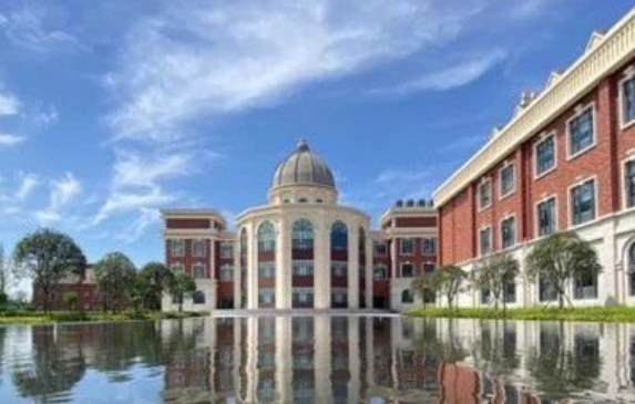 成都墨爾文學校2024-25年學費標準是多少？