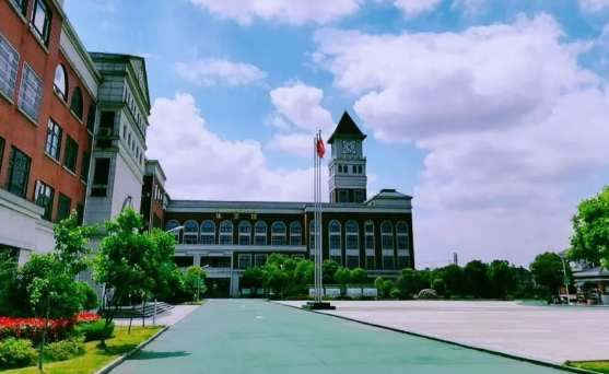 上海金山區(qū)楓葉學校