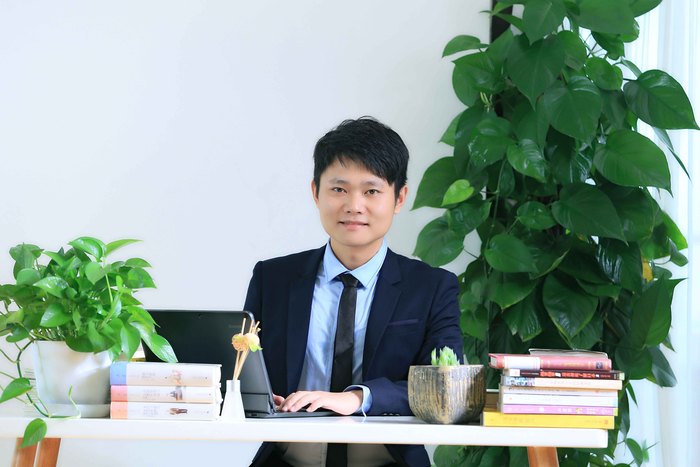 丁伯文 班主任 畢業于美國Salisbury University, 獲中文及英語雙學位碩士。曾獲國家勵志獎學金、研究生一等獎學金、優秀研究生干部、美國弗萊明杰出研究生候選人等榮譽稱號。